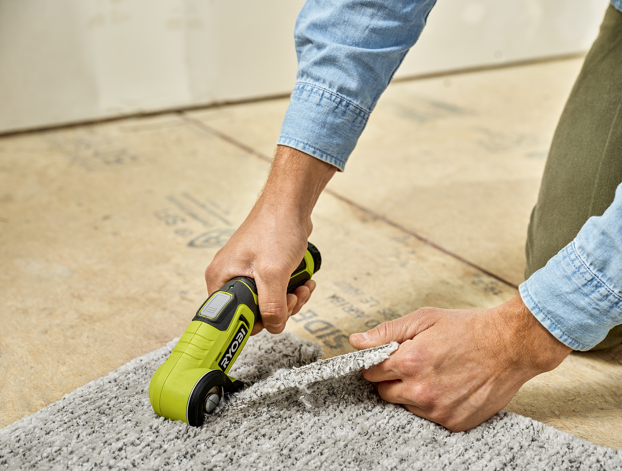 Powered by the RYOBI USB Lithium Battery