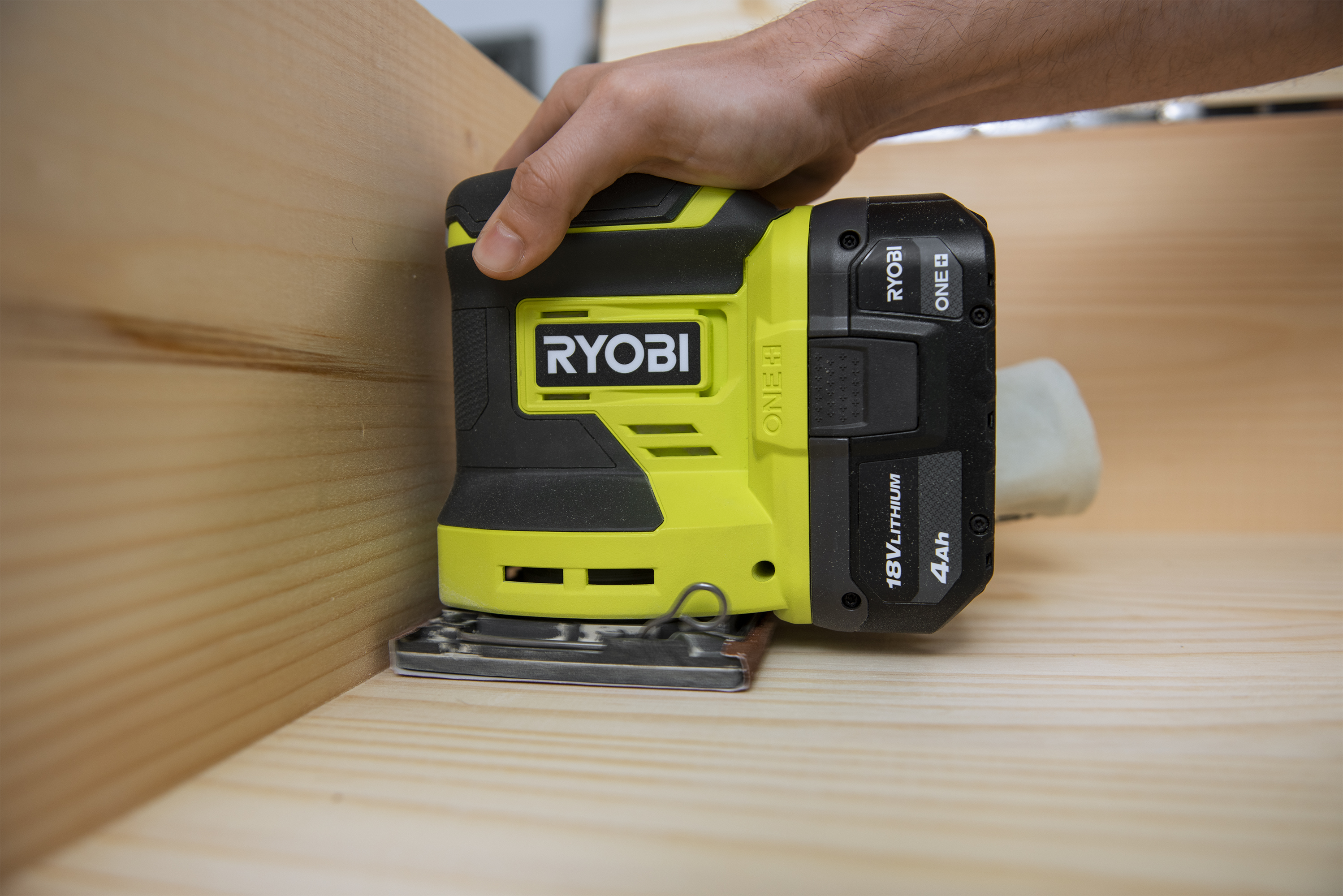 Easily Secure Sandpaper