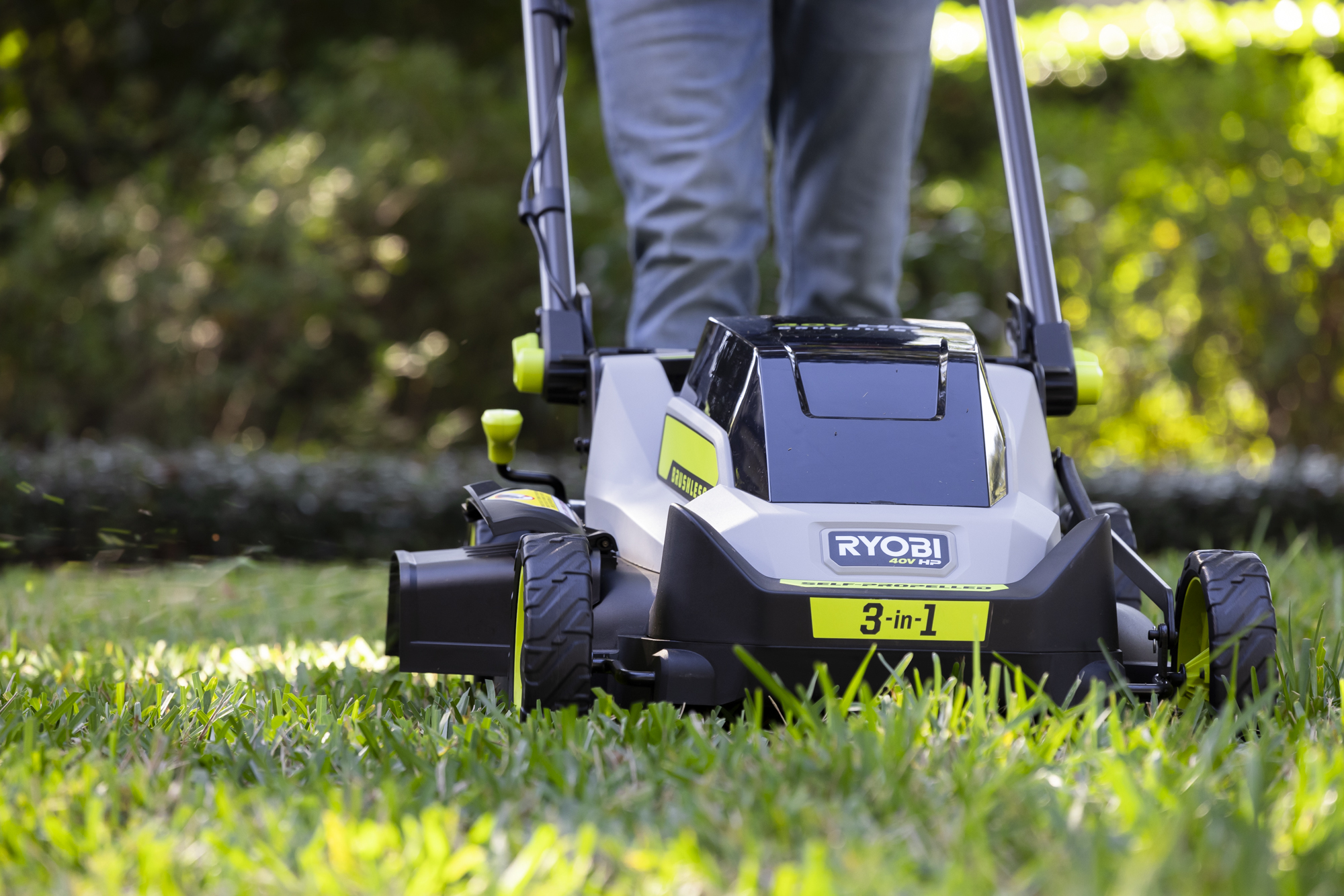 SELF-PROPELLED LAWN MOWER - RYOBI 