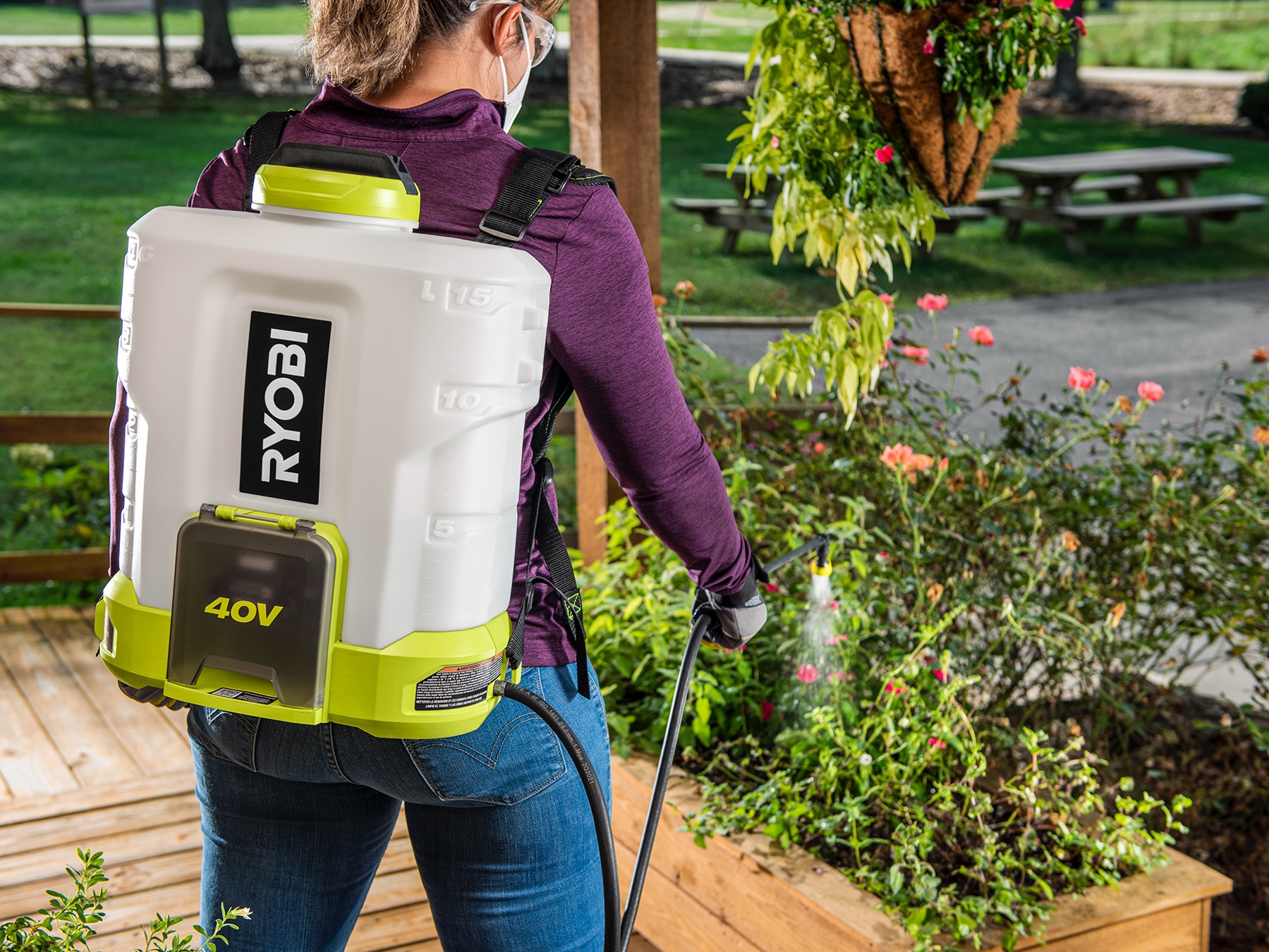 No Pumping Required and Sprays Up to 200 Gallons Per Charge